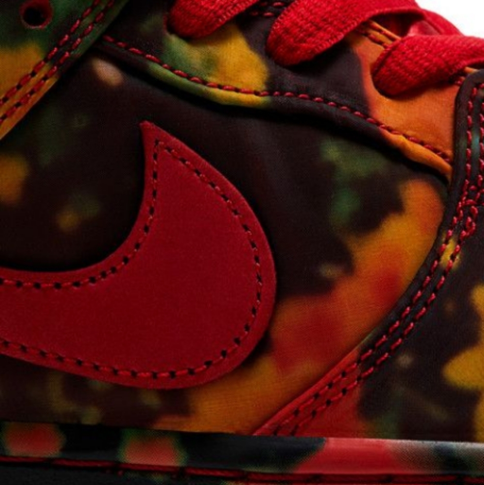 Nike SB Dunk Low x The Wizard of Oz Poppy Field Men's Size 9.5 FZ1291-600 - Picture 6 of 10